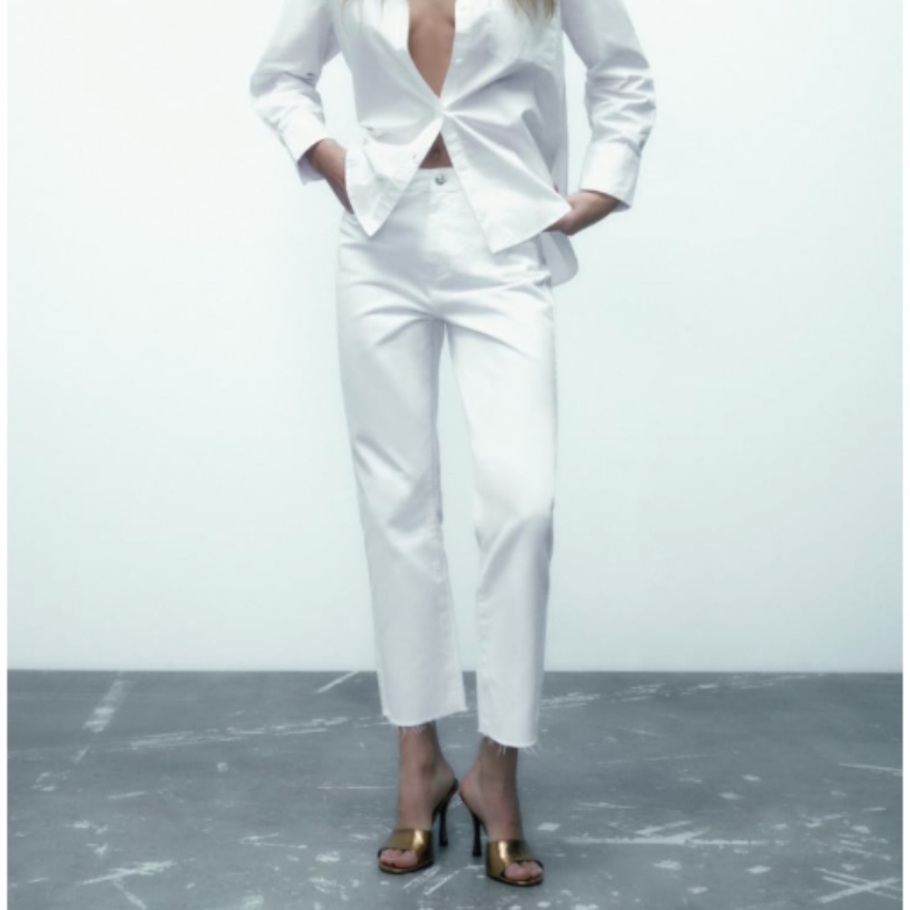 ZARA HIGH RISE STRAIGHT JEANS